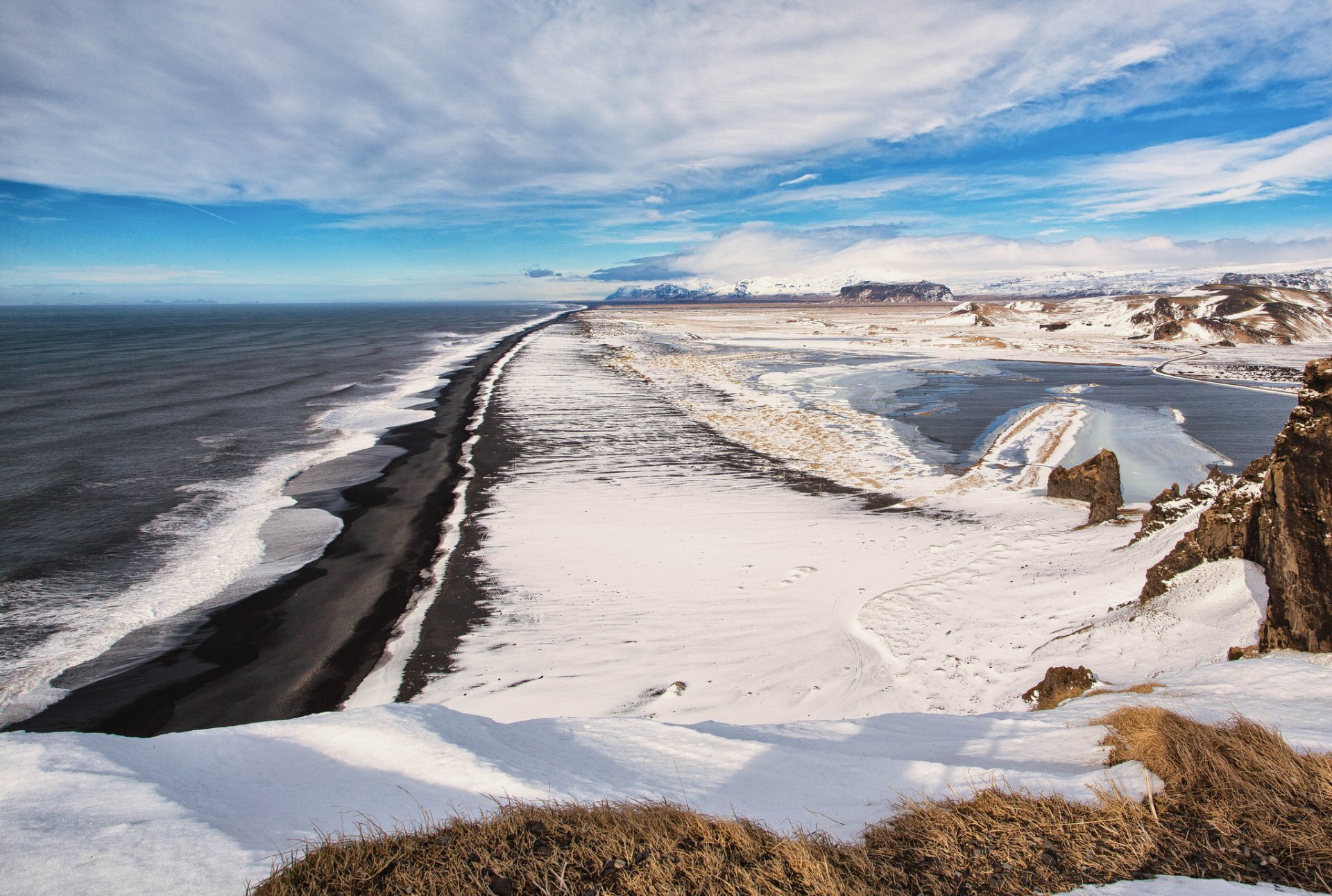 cielo nuvole mare rocce inverno neve