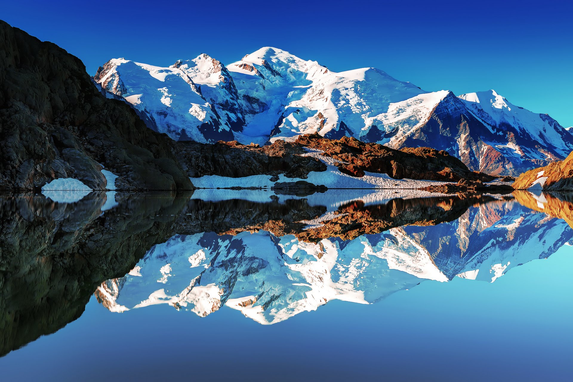 france frantsuzkiyae alps mountain mont blanc white mountain lake reflection mirror