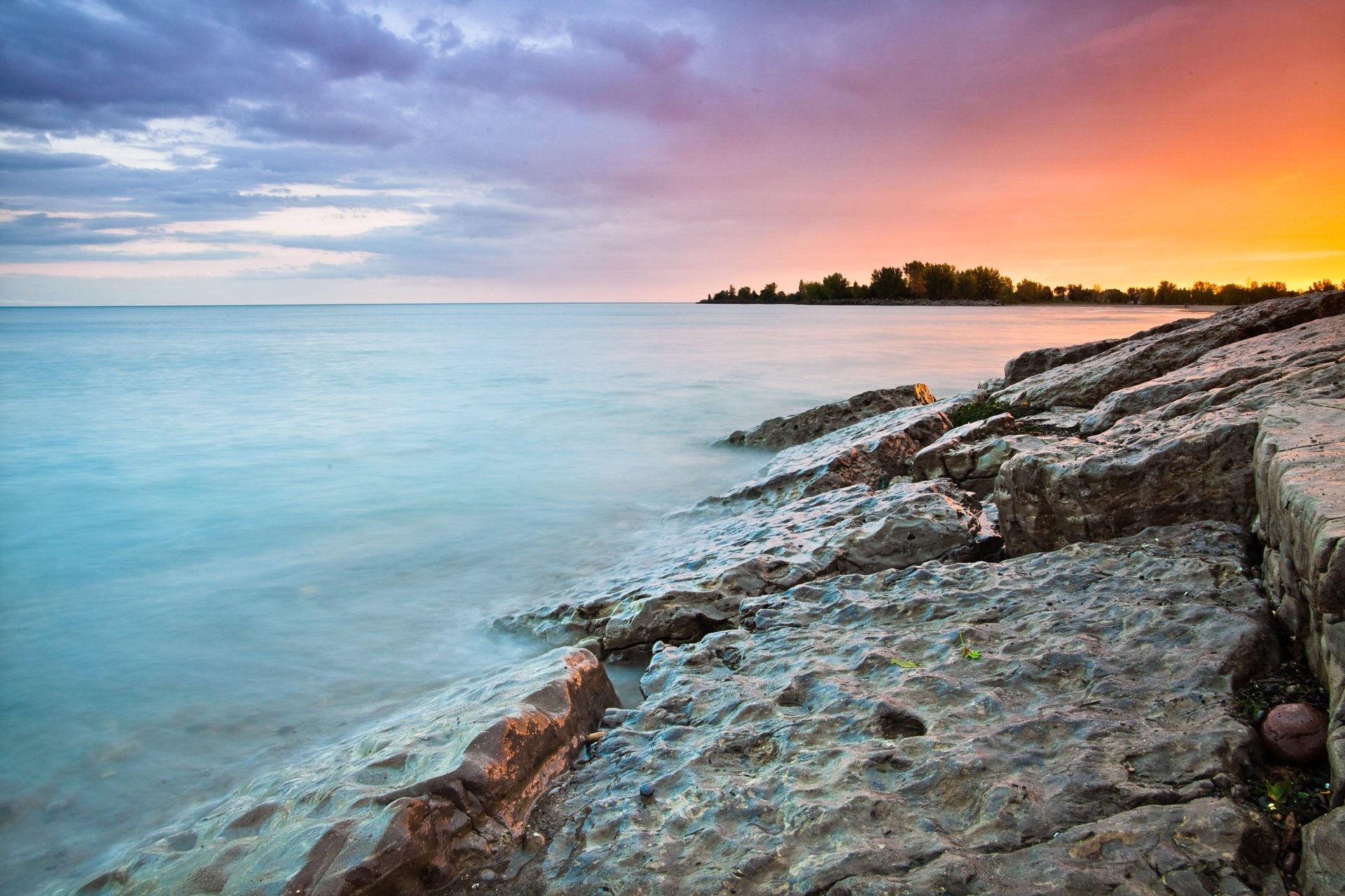 natura krajobraz morze woda fala fale kamienie drzewa horyzont niebo tło piękno tapeta panoramiczny pełny ekran panoramiczny panoramiczny