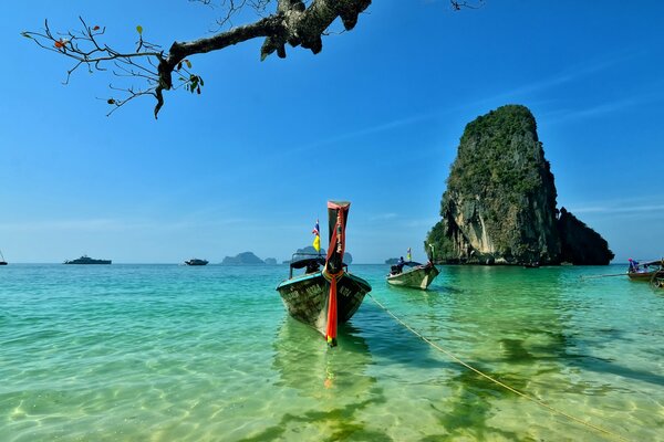 Bateau à Ostrava en Thaïlande