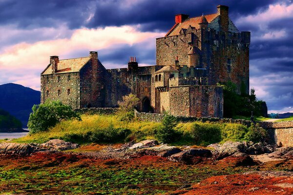 Castillo escocés a mediados de septiembre
