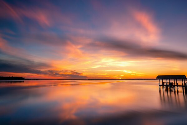 Ciel du soir près de la mer