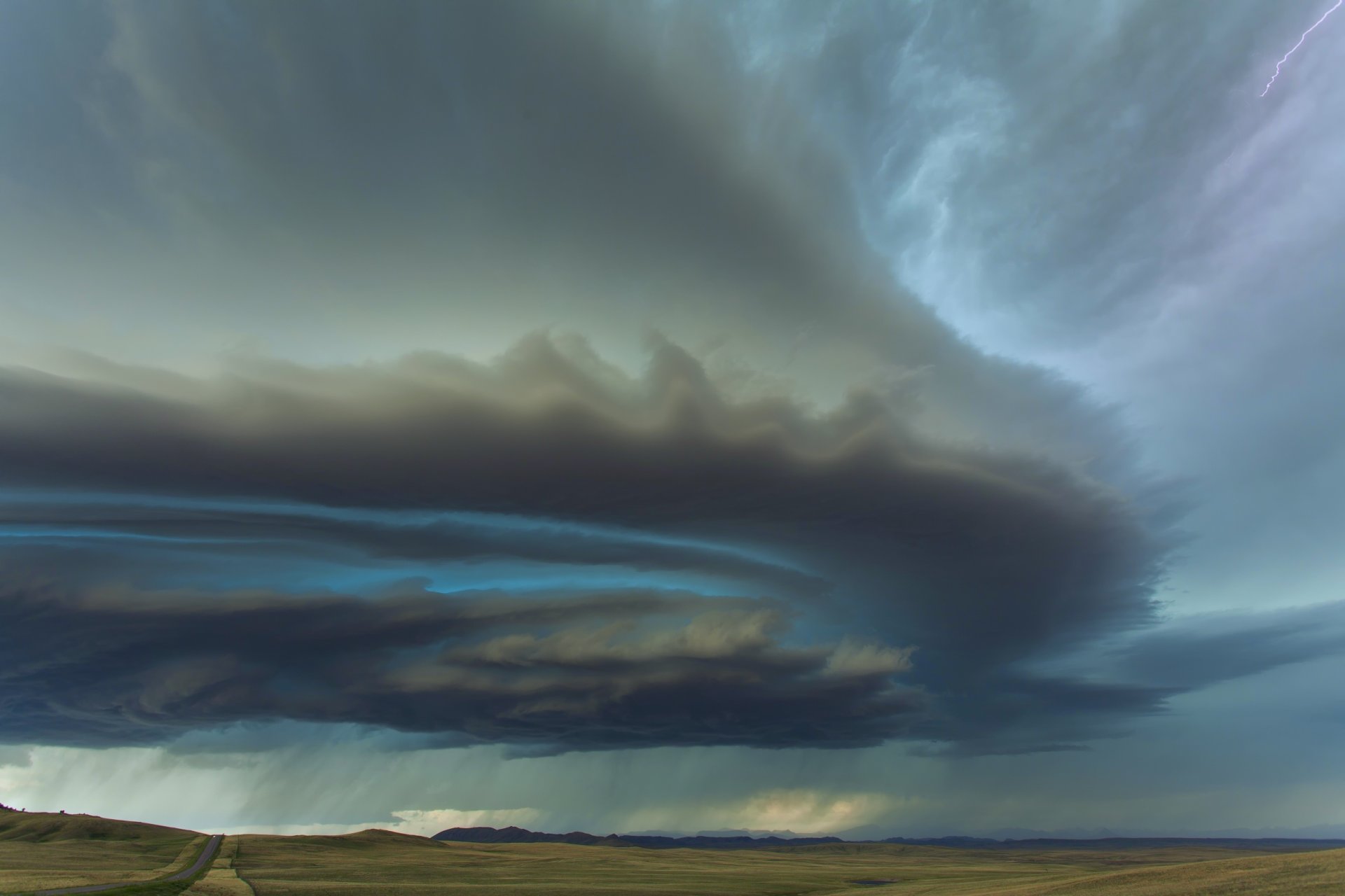 tormenta nube campo