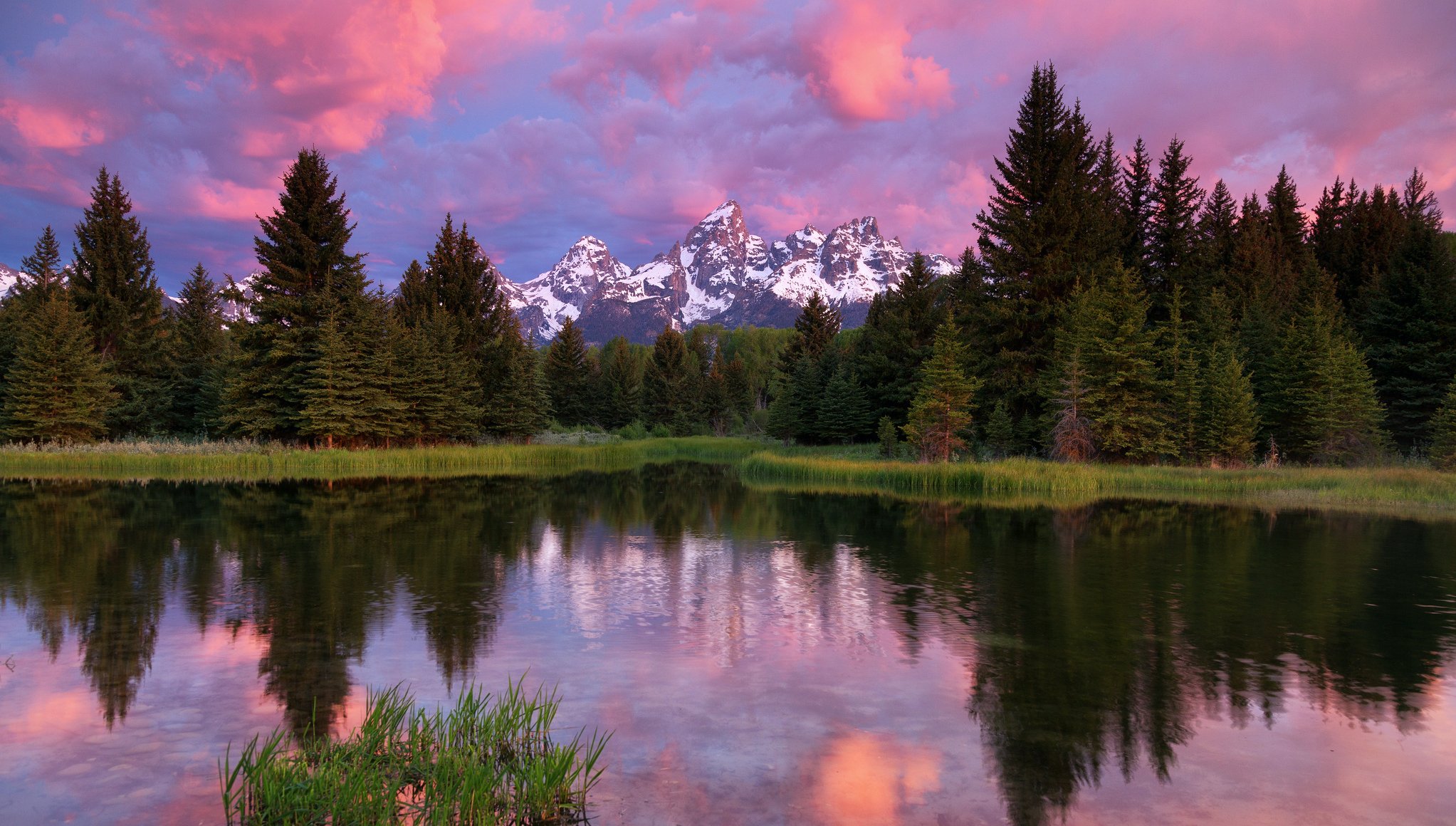 parc national de grand teton montagnes lac arbres forêt ciel nuages réflexion wyoming usa parc national grand teton wyoming