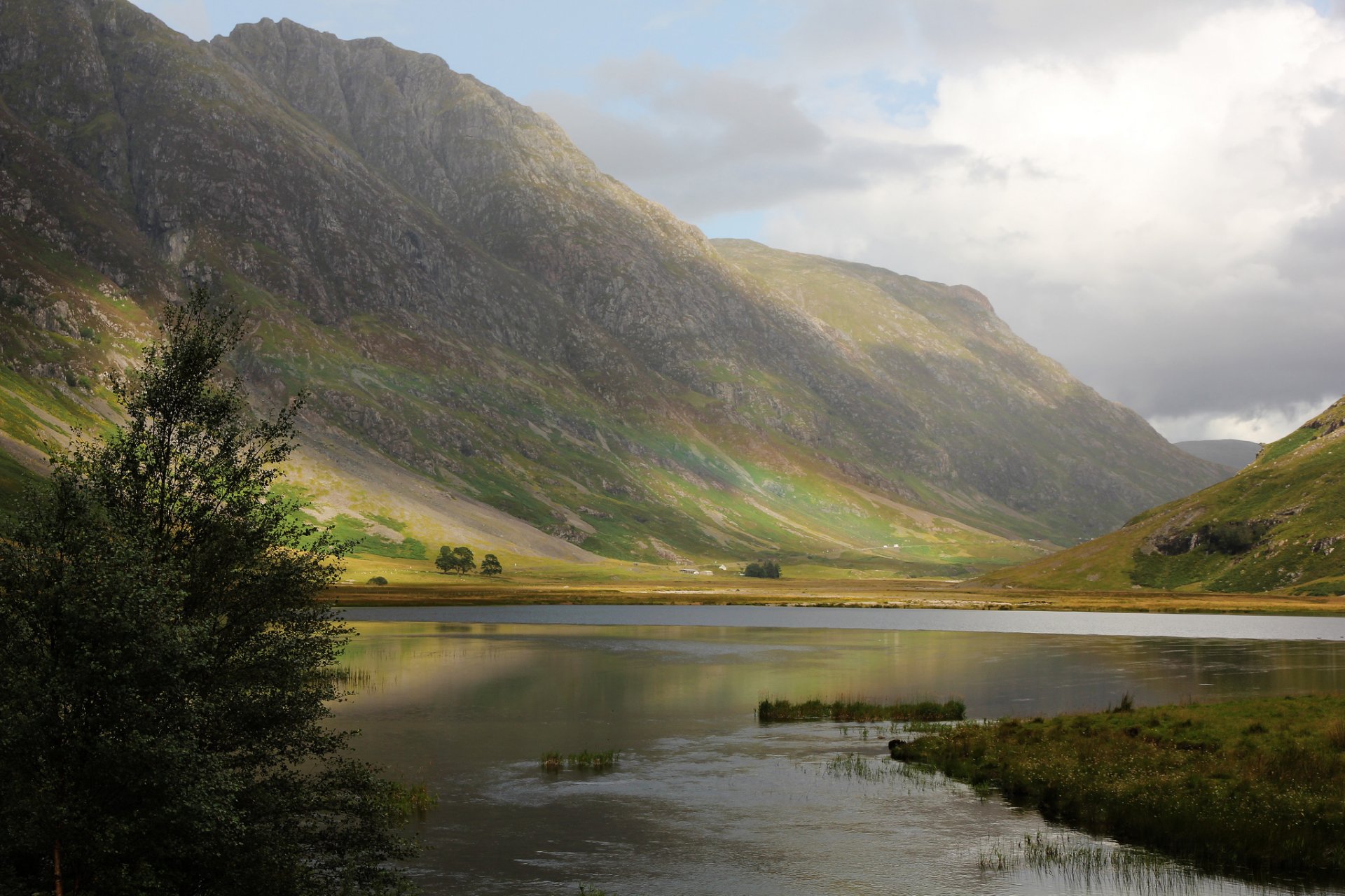 natur schottland großbritannien highlands berge baum fluss coe river regenbogen paul beentjes fotografie