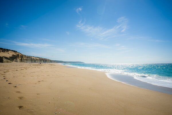 Panoramablick vom Strand zum Meer