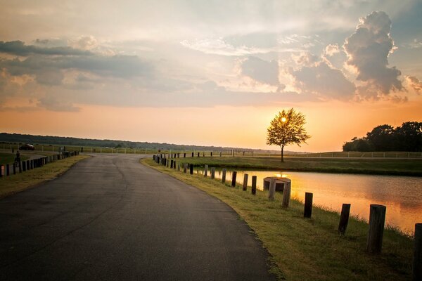 Maravillosa naturaleza al atardecer