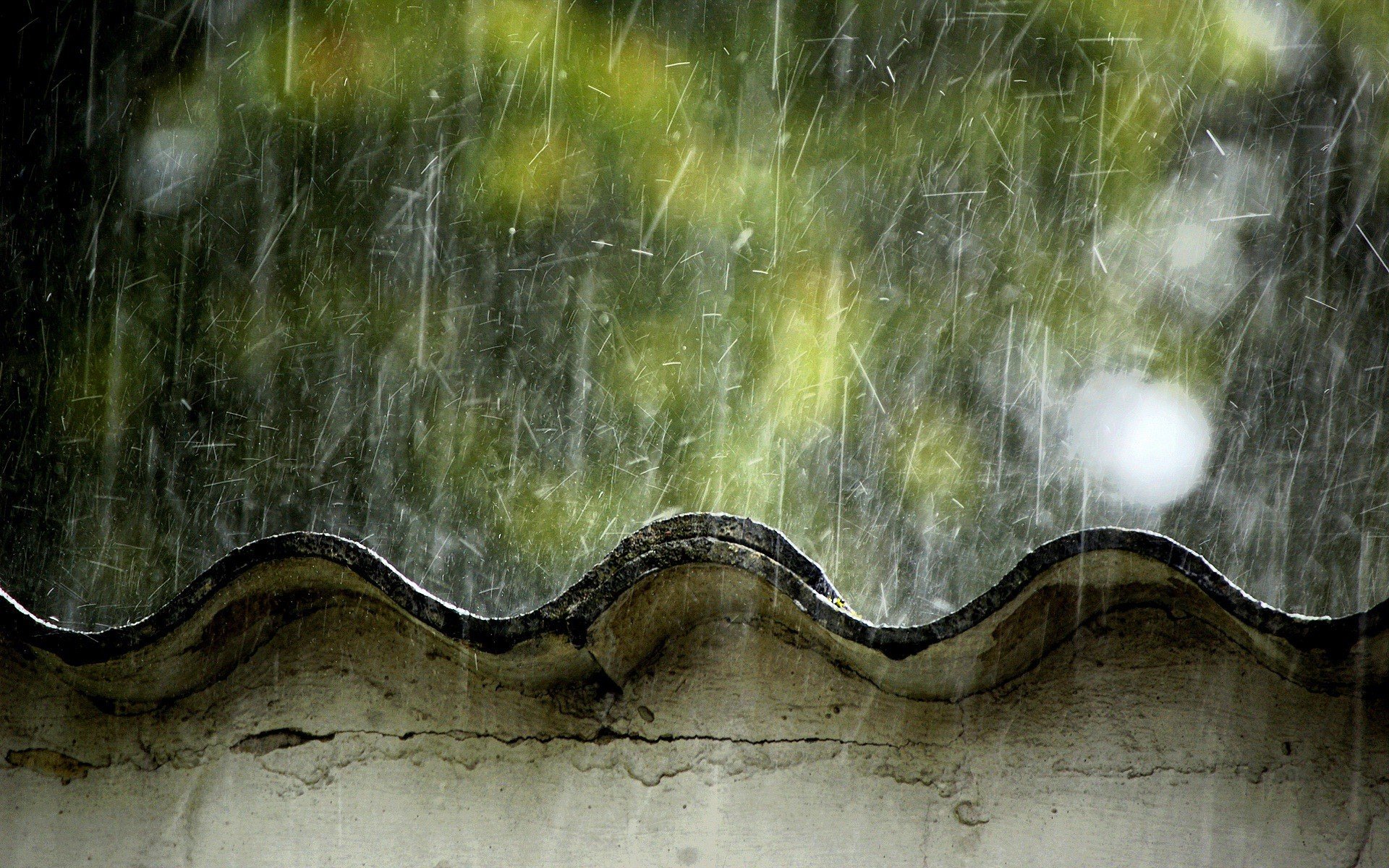 pluie toit humide ardoise tristesse