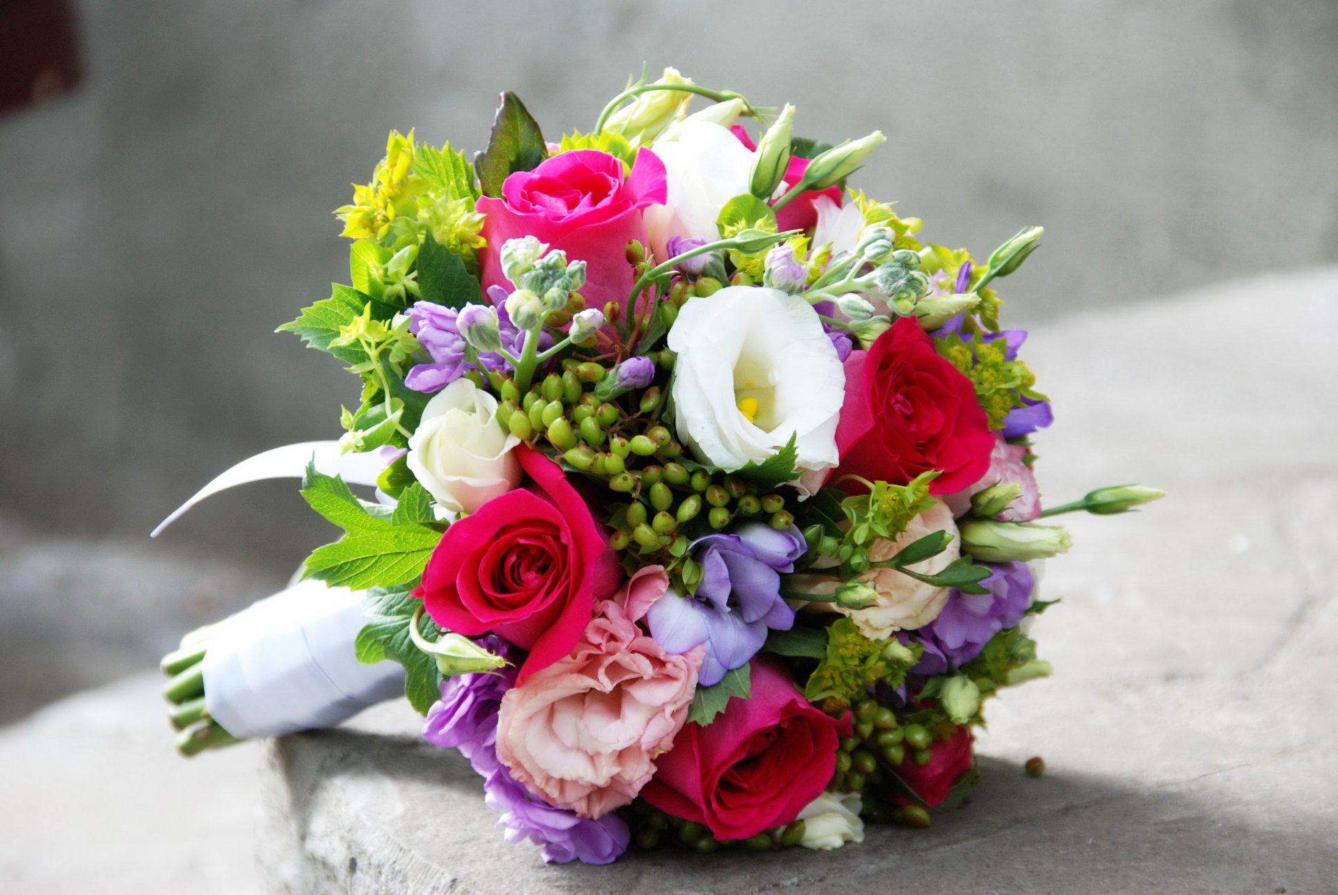 bouquet roses eustoma fleurs