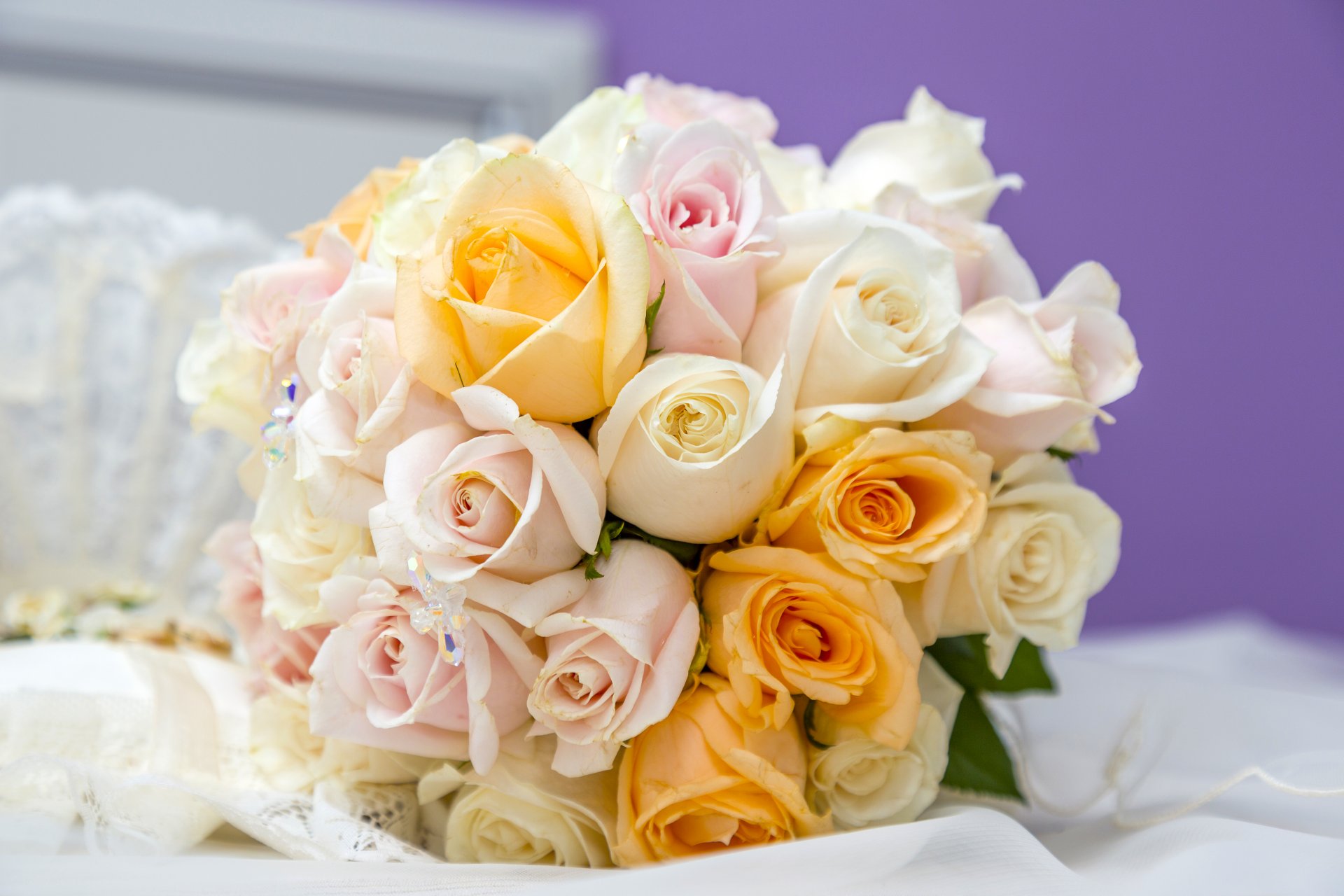 roses orange pink white bouquet