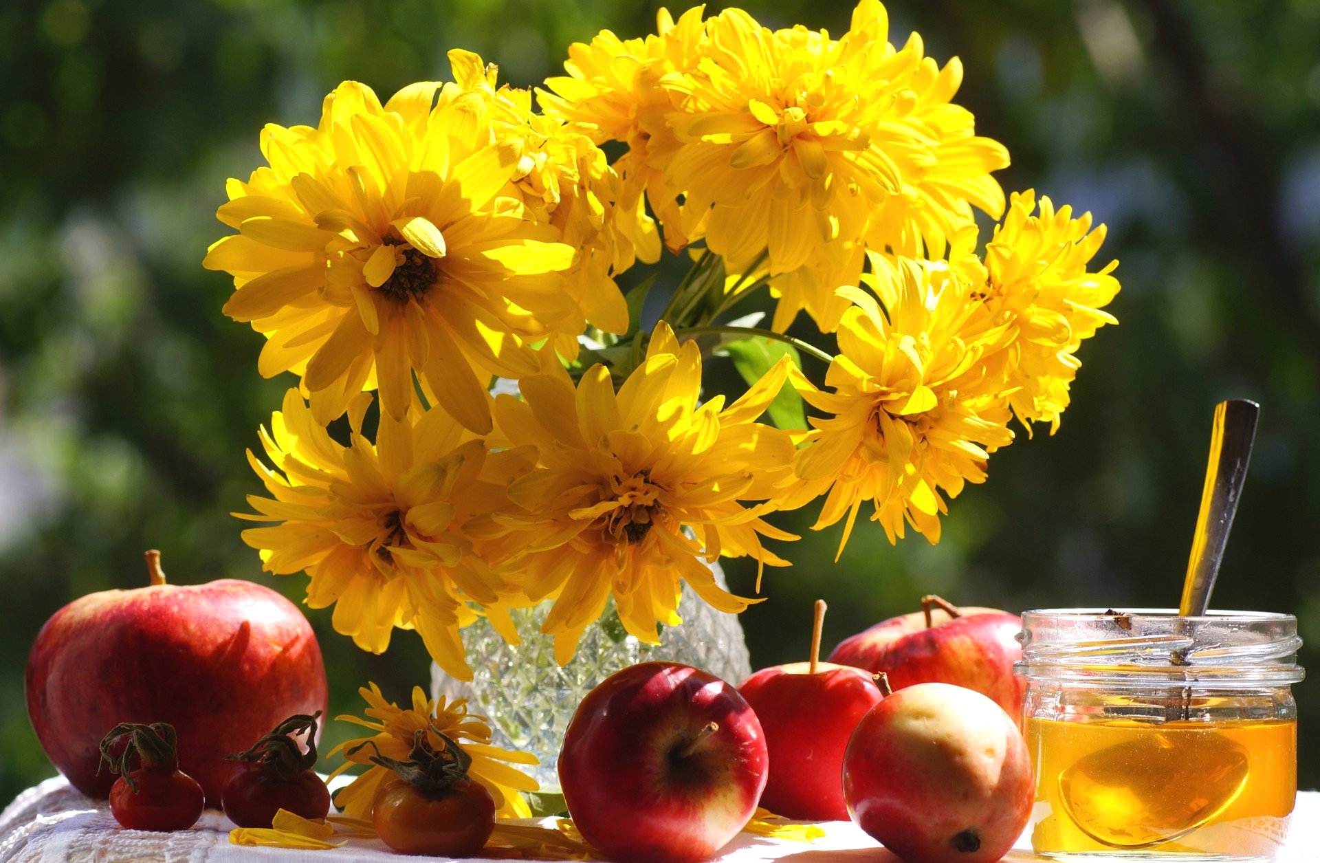natura morta vacanza salvato miele mele fiori autunno