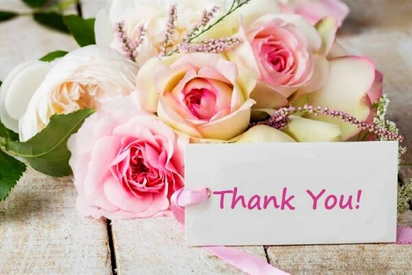 Bouquet de roses avec carte postale Merci 