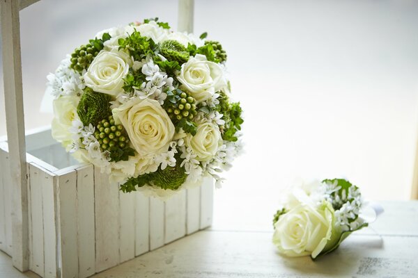 Bouquet di rose da sposa aeree