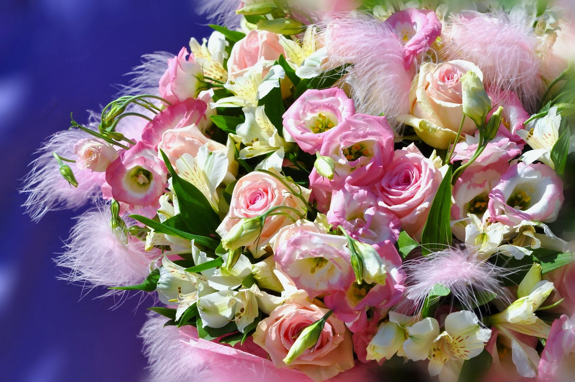 bouquet roses eustoma alstroemeria