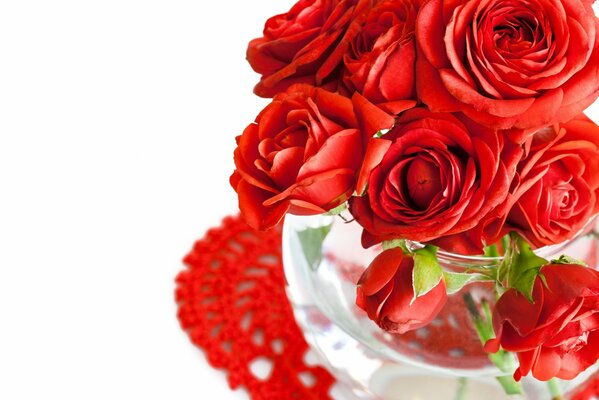 Screensaver with red roses on the desktop
