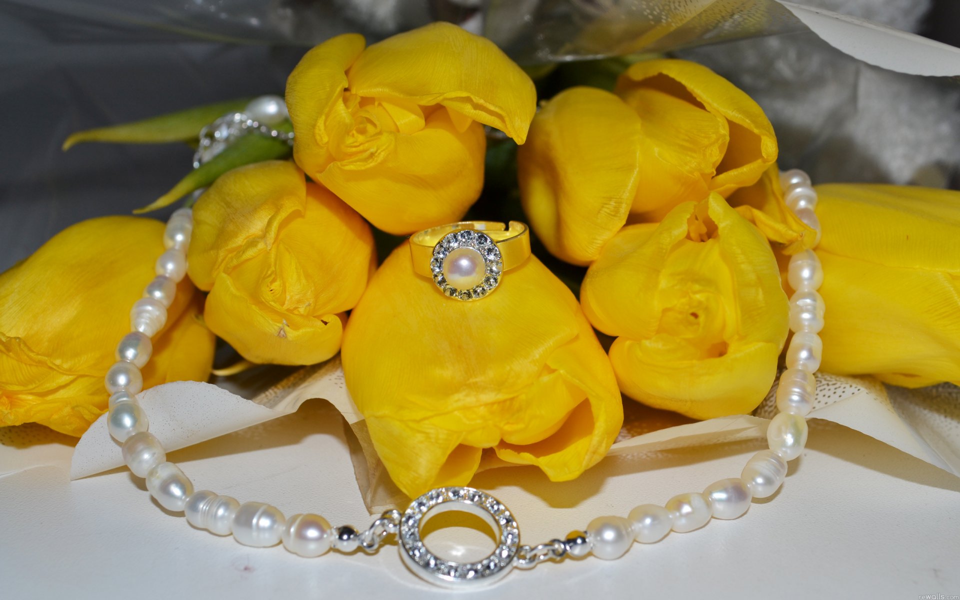 fiori giallo fiore rosa bocciolo tulipani anello decorazione collana