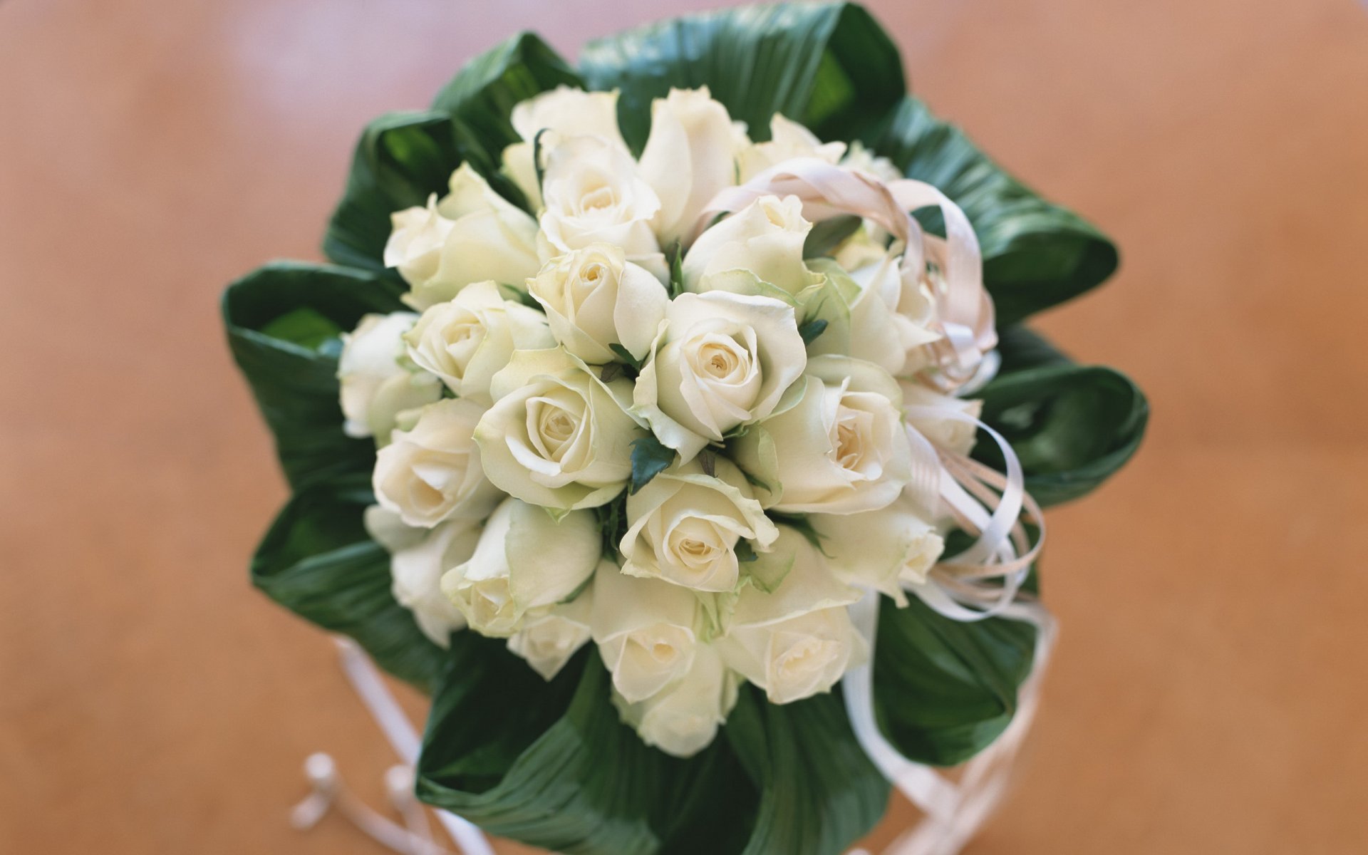 mariage bouquet fleurs roses blanc