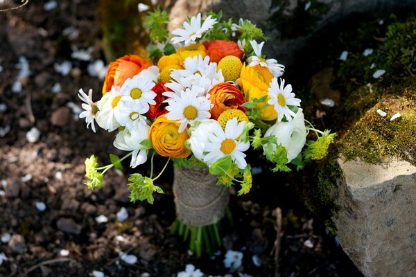 Macro shooting of a bouquet of daisies