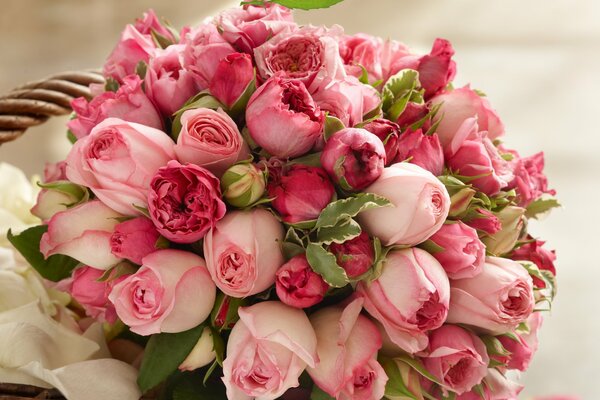 Lovely pink bouquet of roses