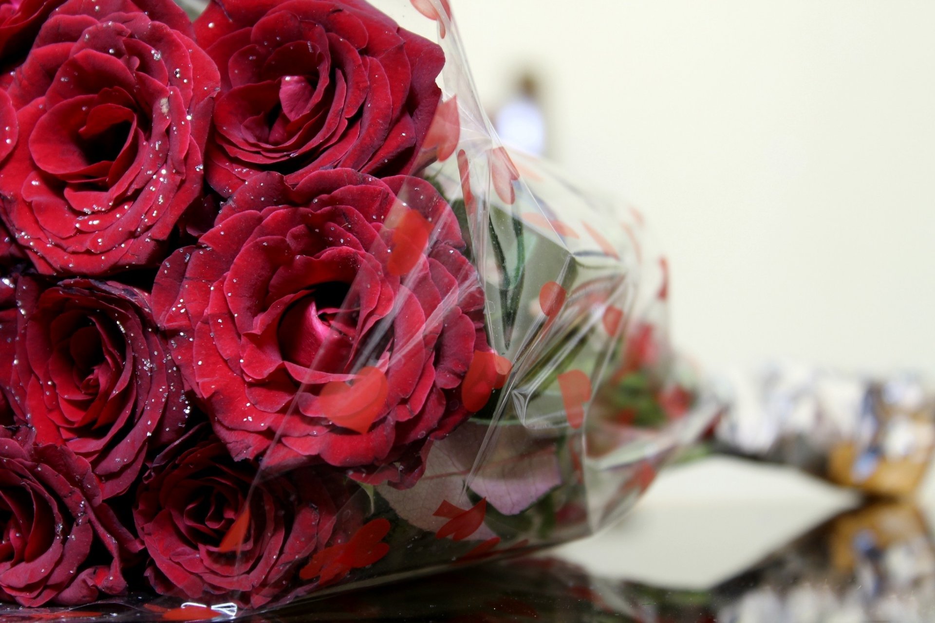 roses red flower bouquet close up