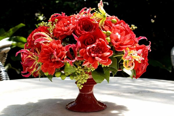 Flowers#buuet#vase#dahlias#roses#gloriosa#red