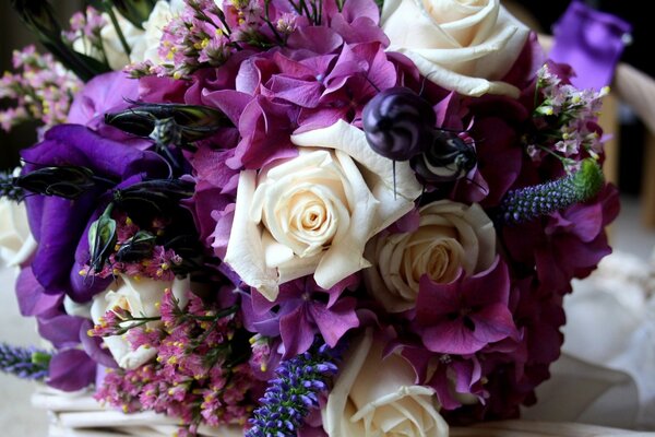 Bouquet von Gothonia, Rosen und Eustoma