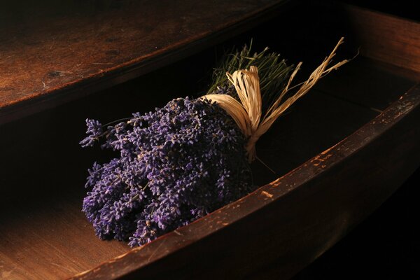 Lavender bouquet on the steps