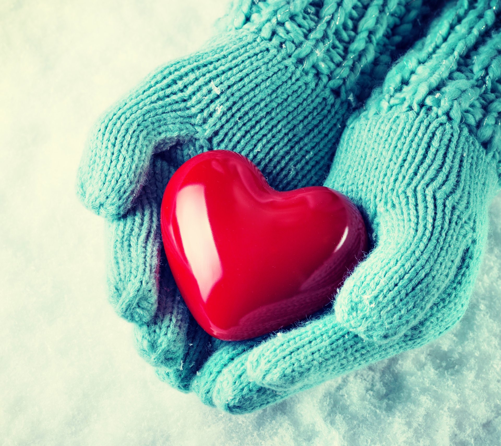 hiver neige mains mitaines coeur amour