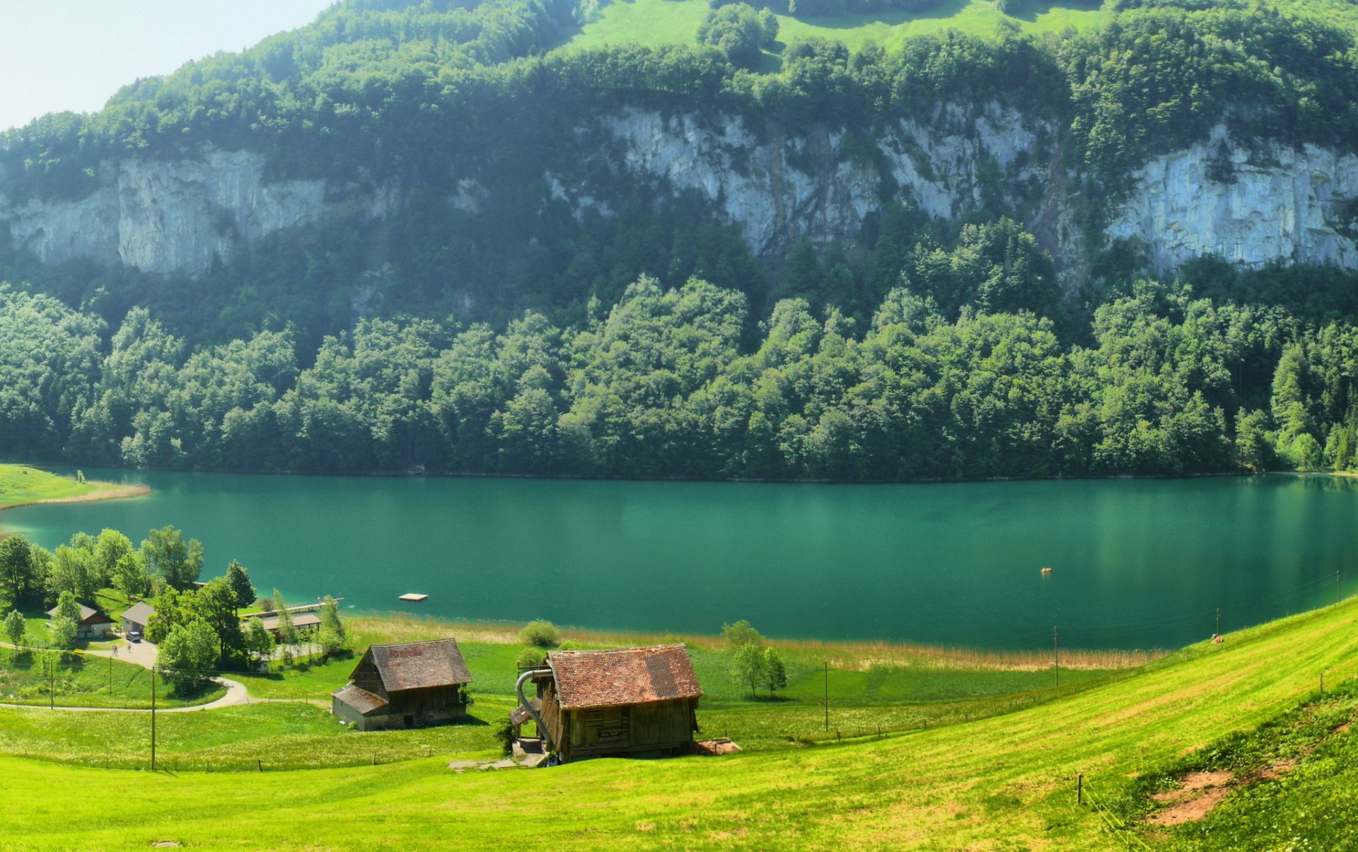 suisse montagnes rivière maisons clairière herbe arbres