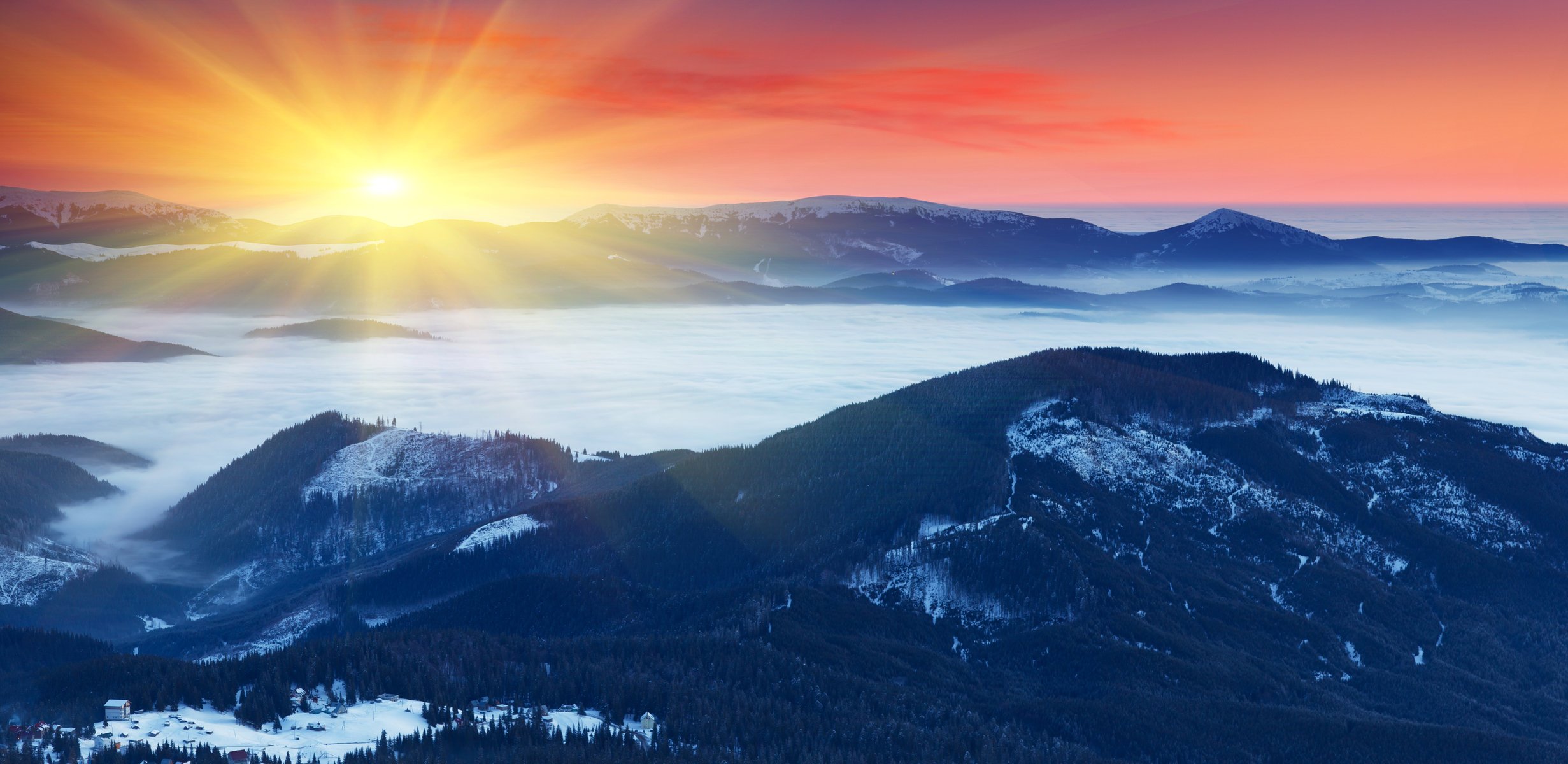 montagnes brouillard soleil neige hiver aube