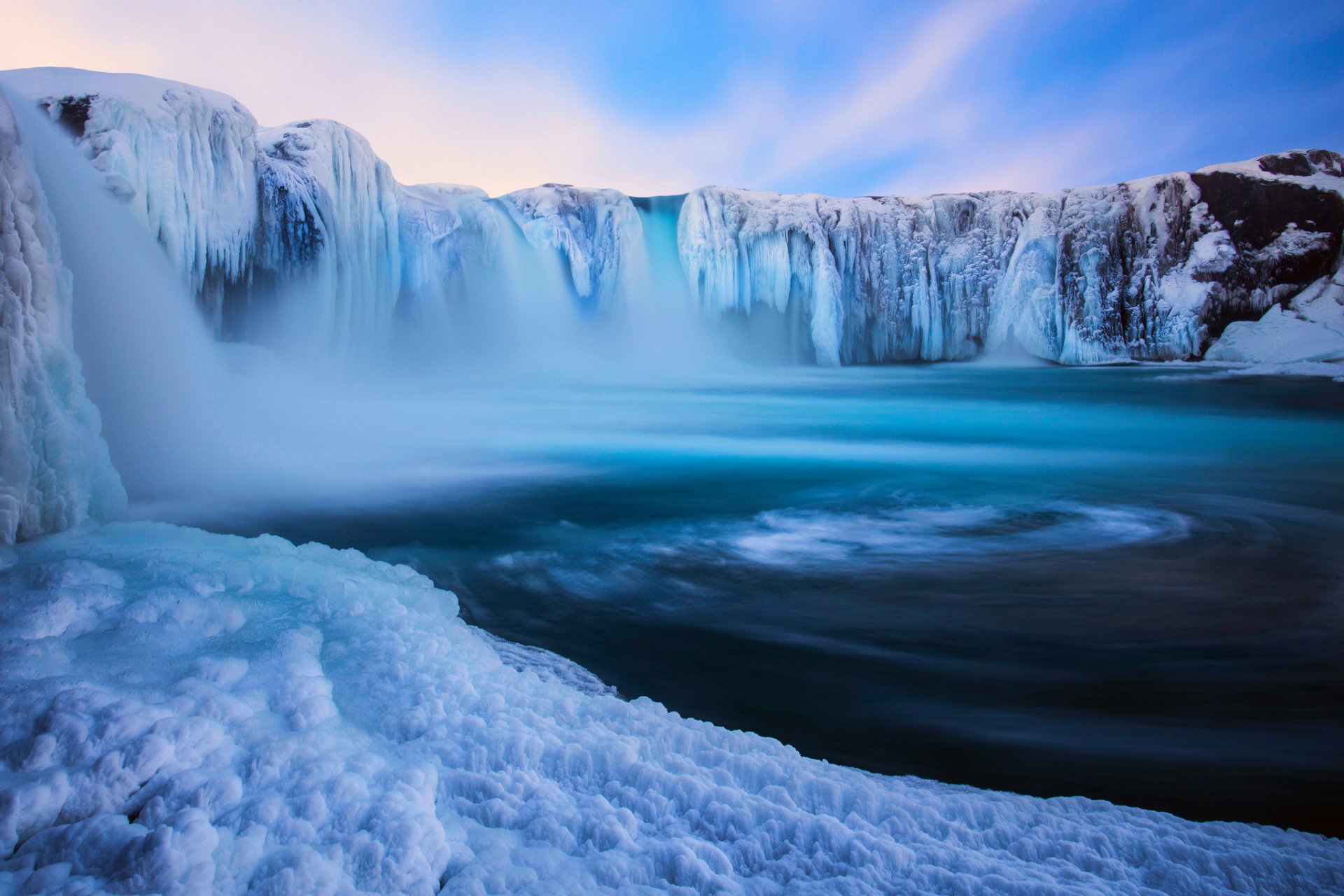 natura islandia godafoss wodospad śnieg zima grudzień przez eggle