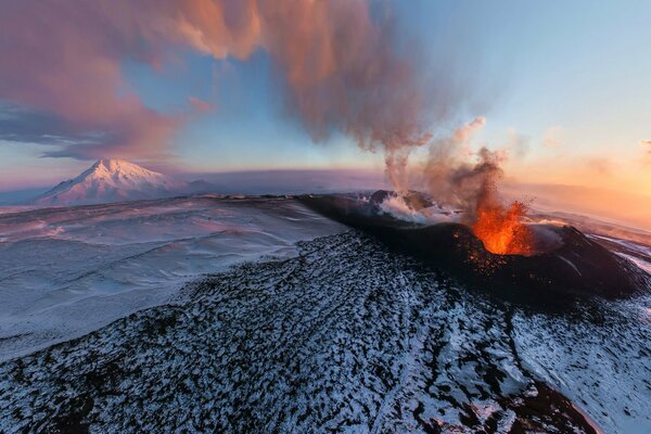 The eruption of the Plosky Tolbachik volcano in Kamchatka