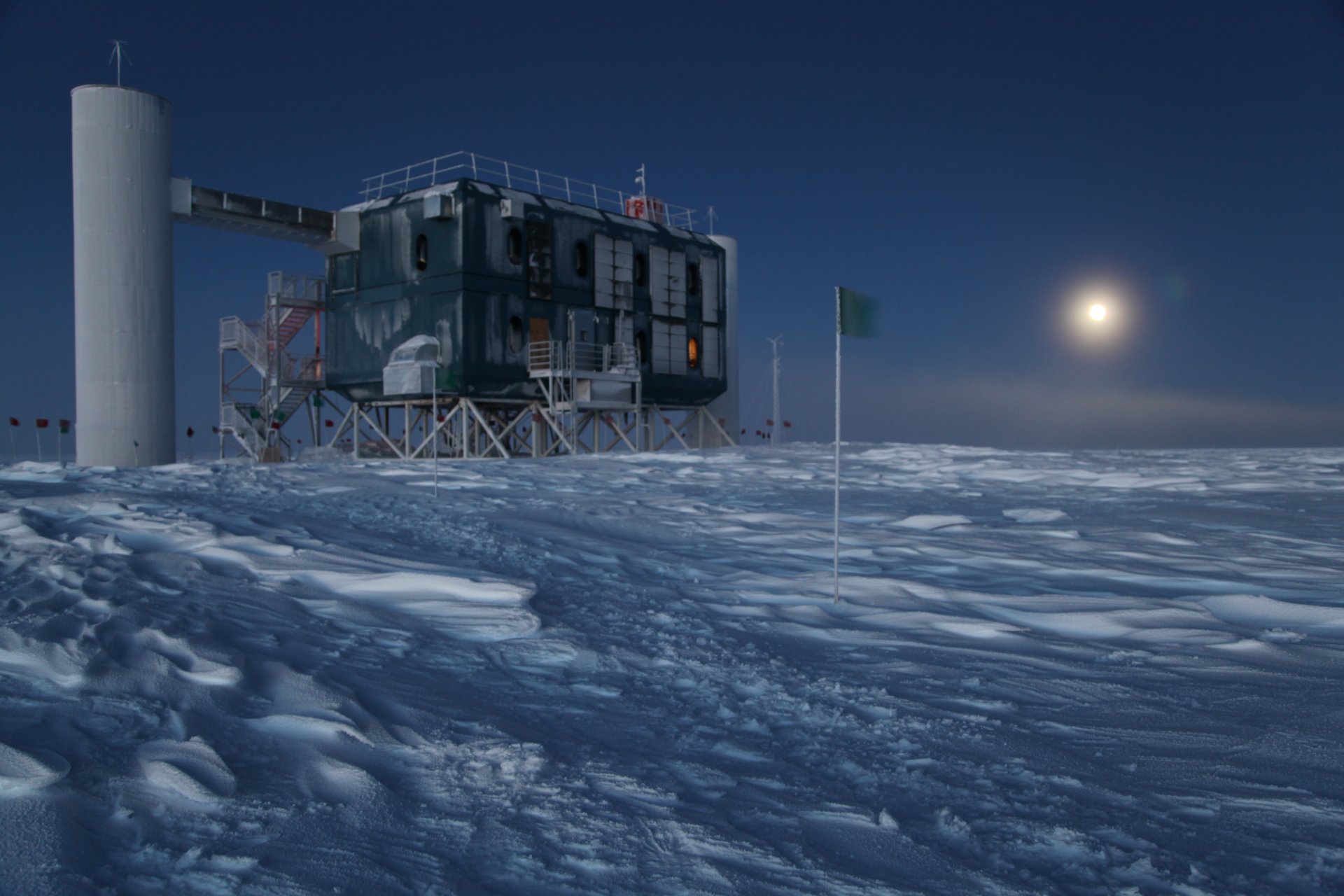 observatorio antártida frío noche cubo neutrinos