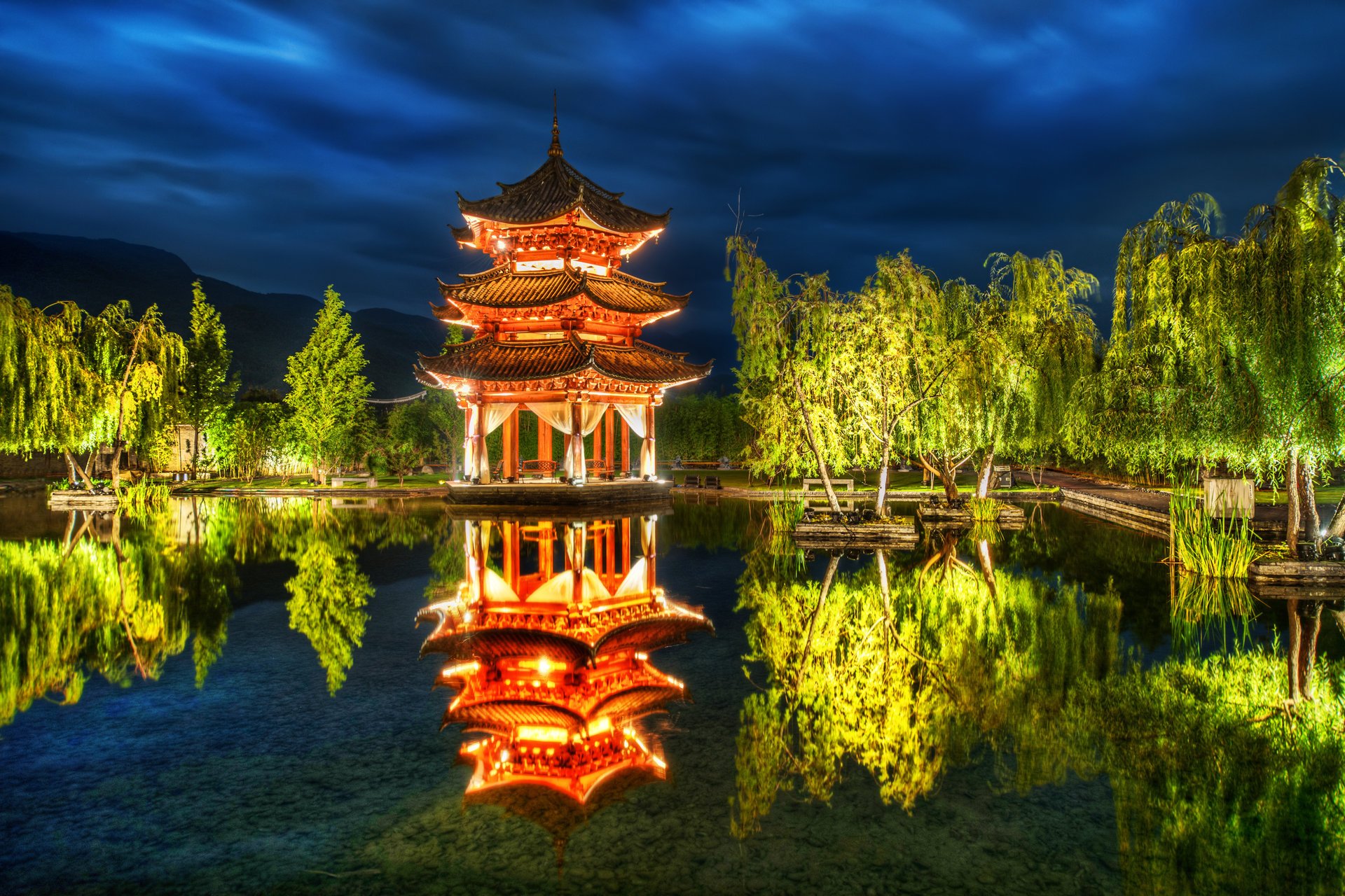 lijiang chiny park pagoda staw drzewa odbicie