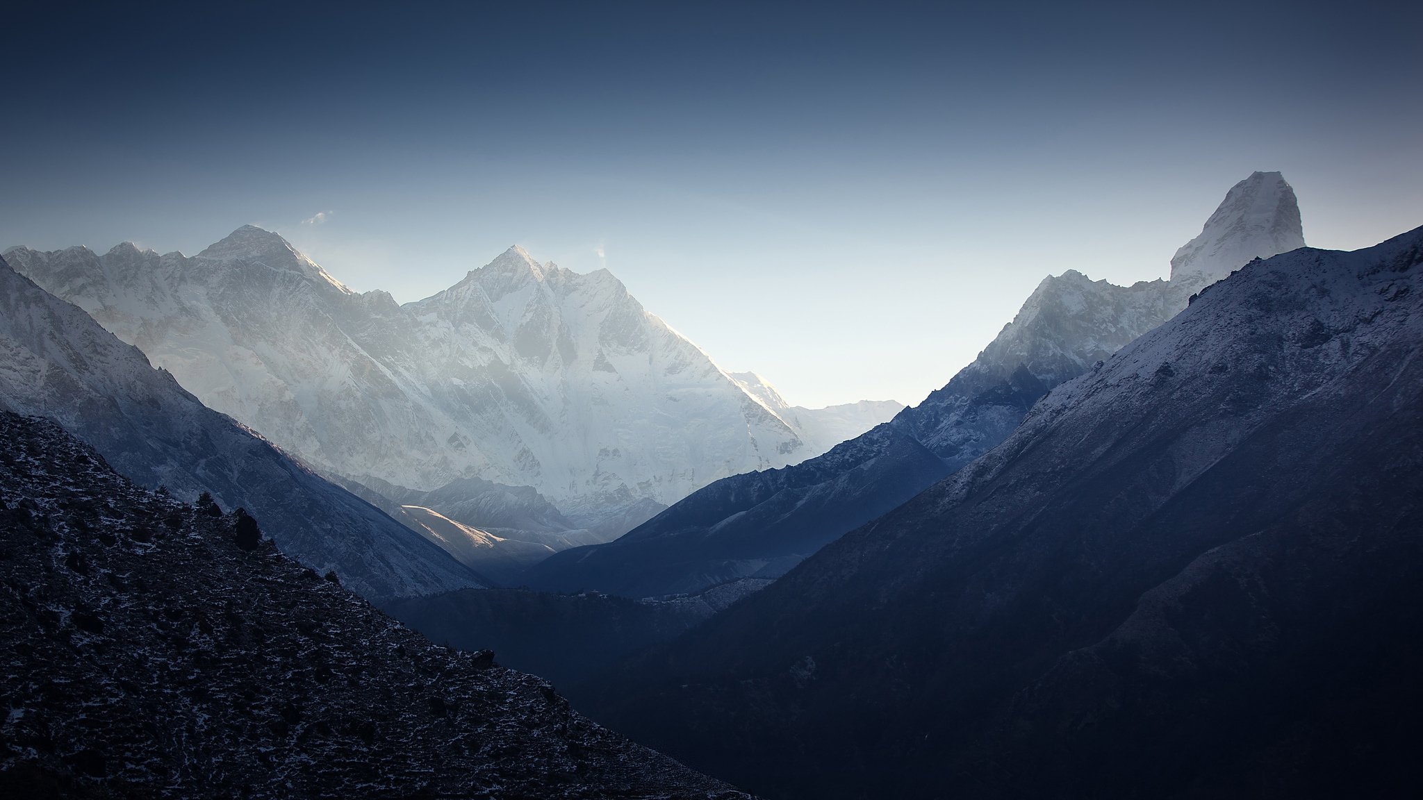 nuptse peak 38 ama-dablam mountains himalaya