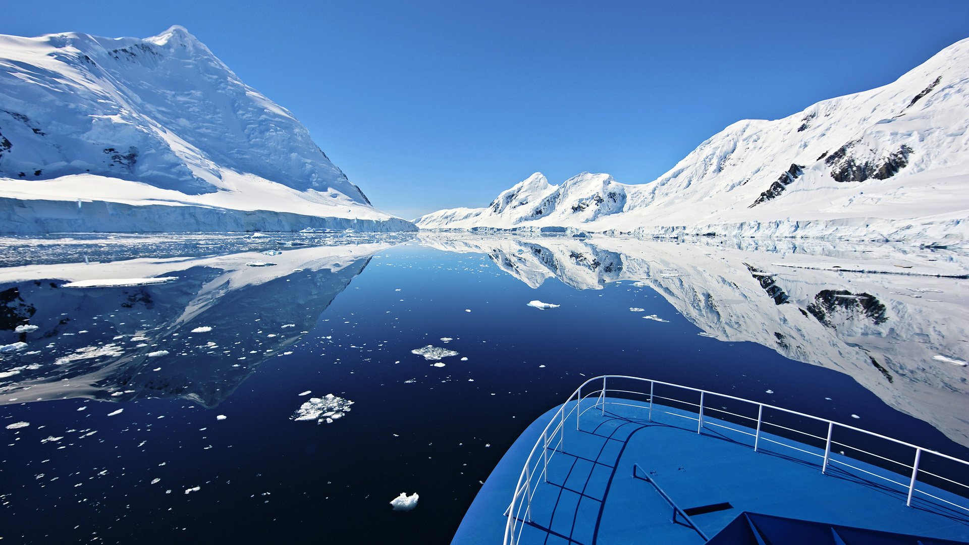 antarctique montagnes océan bateau