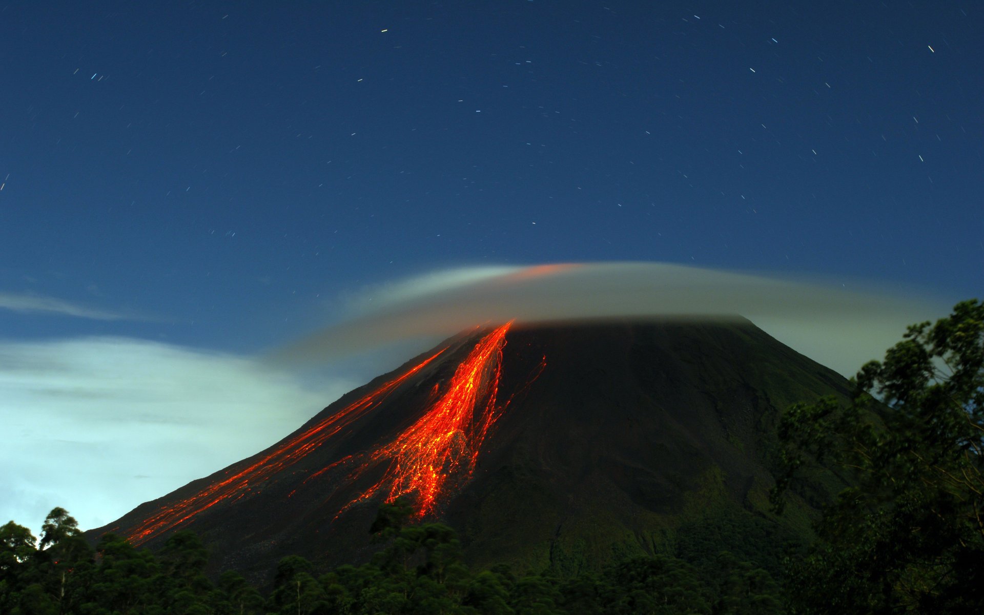 berg hügel vulkan lava element wald himmel rauch