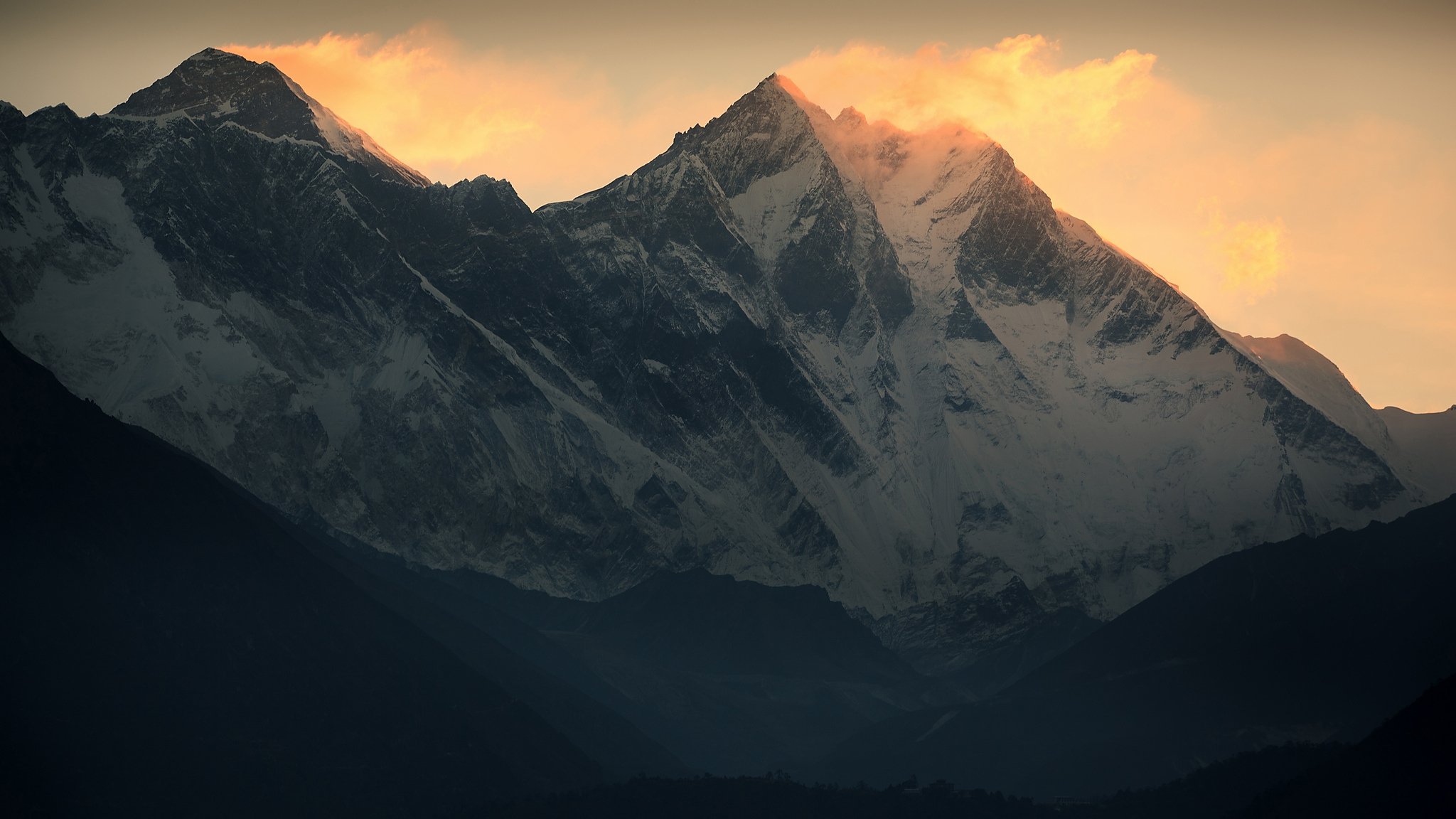 everest lhotse jomolungma berge wind schnee himalaya