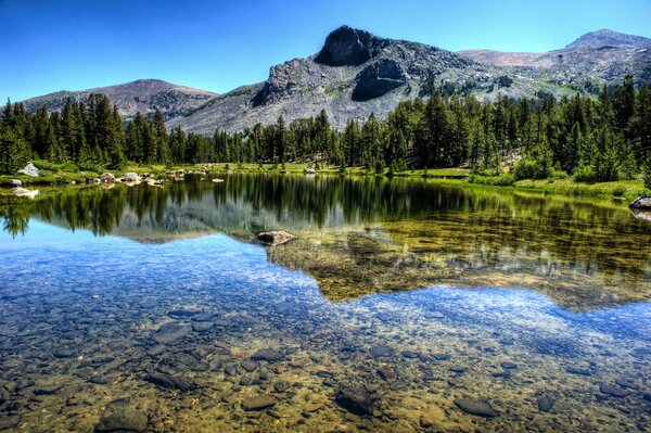 Der reinste See des Yosemite-Nationalparks