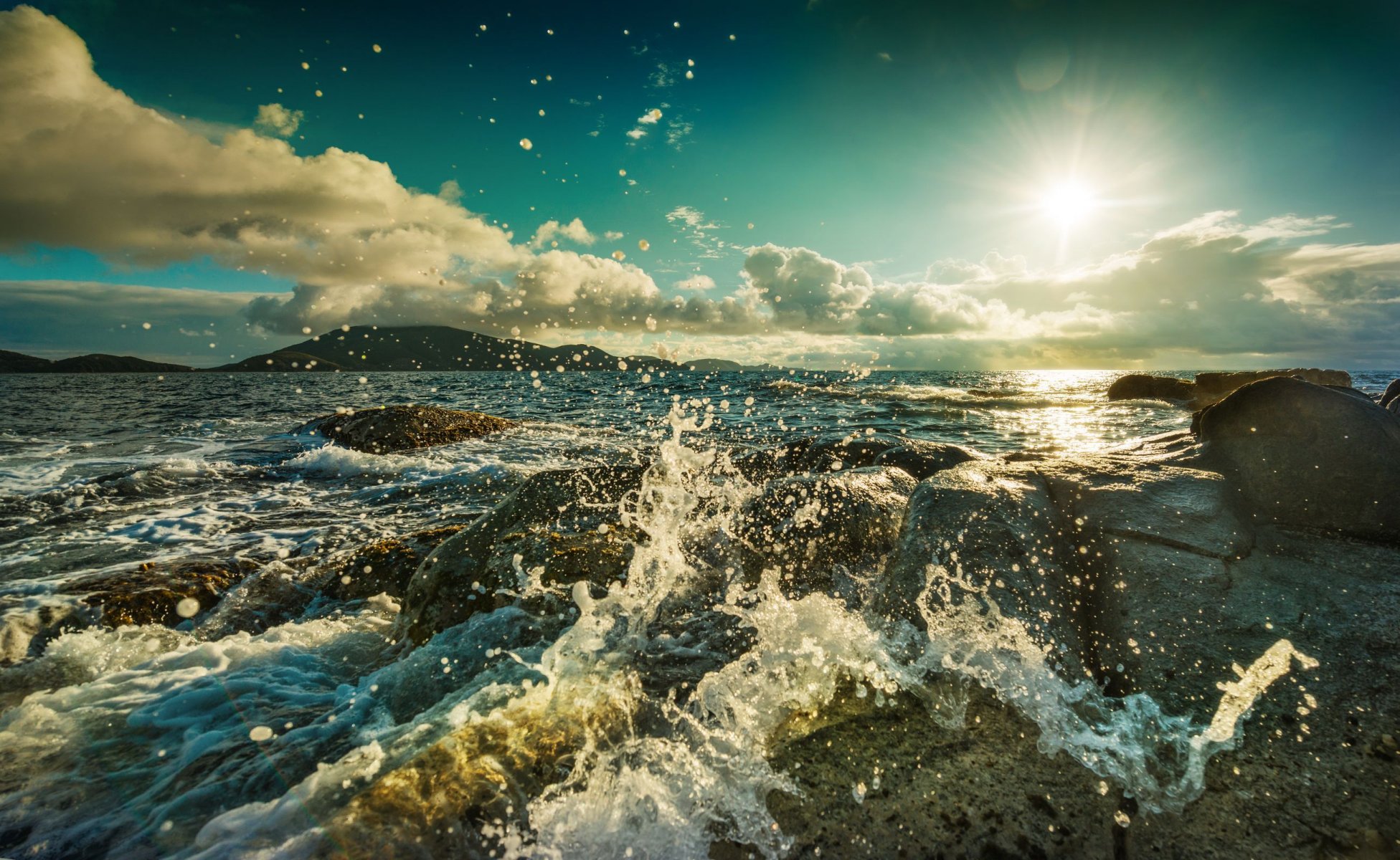 ocean stones spray cloud