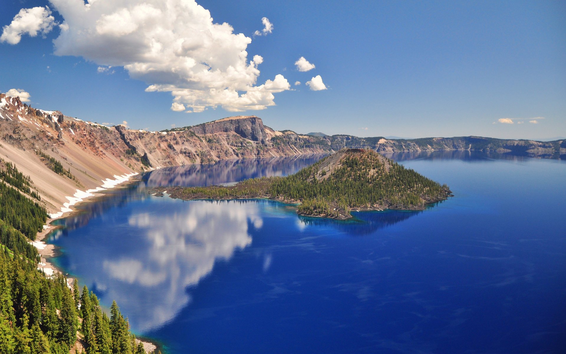 lac cratère île