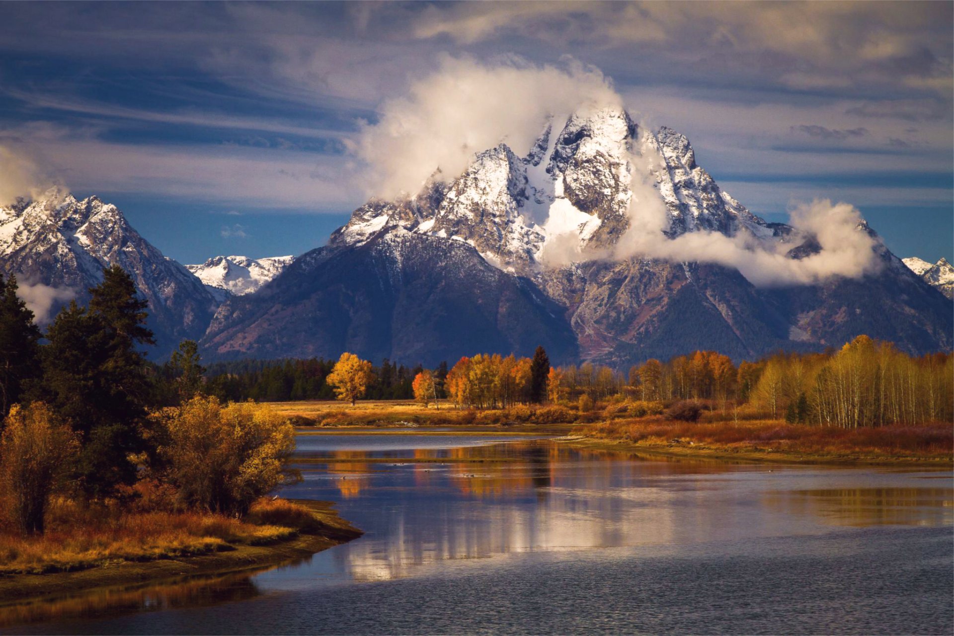 stati uniti wyoming grand teton parco nazionale paesaggio autunno montagne alberi lago blu cielo nuvole