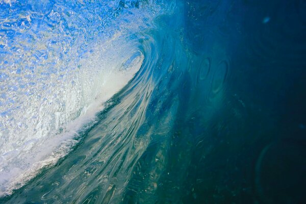 Vague de pulvérisation d eau verte