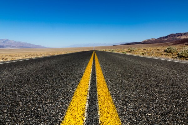 La strada per DAL attraverso il deserto