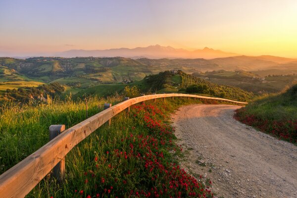 Una fabulosa puesta de sol en Italia al atardecer