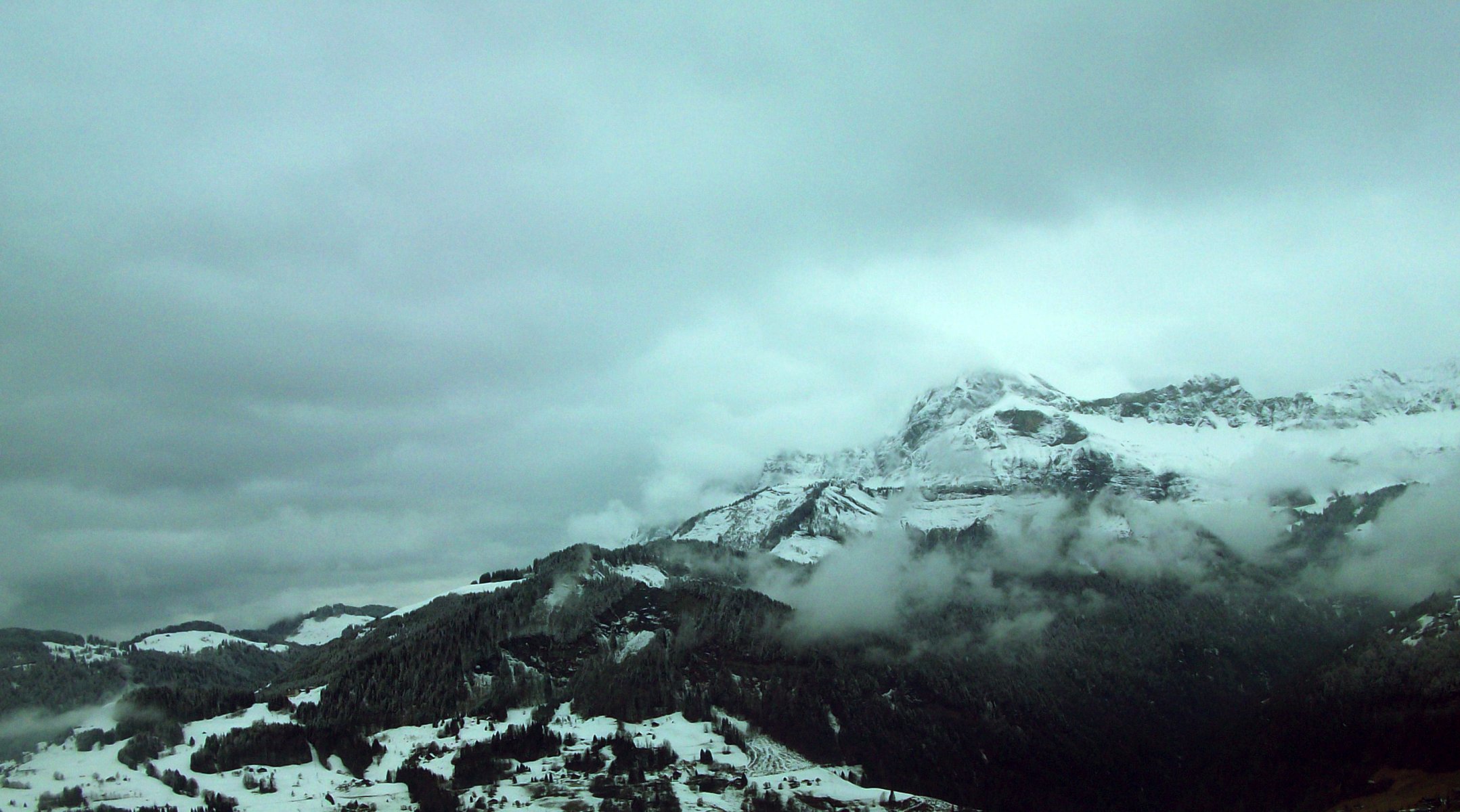 natur landschaft berge schnee wolken himmel wald bäume 2876x1600