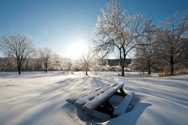 Ruhiger, sonniger Wintertag