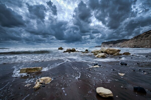 Nuvole sospese sull oceano