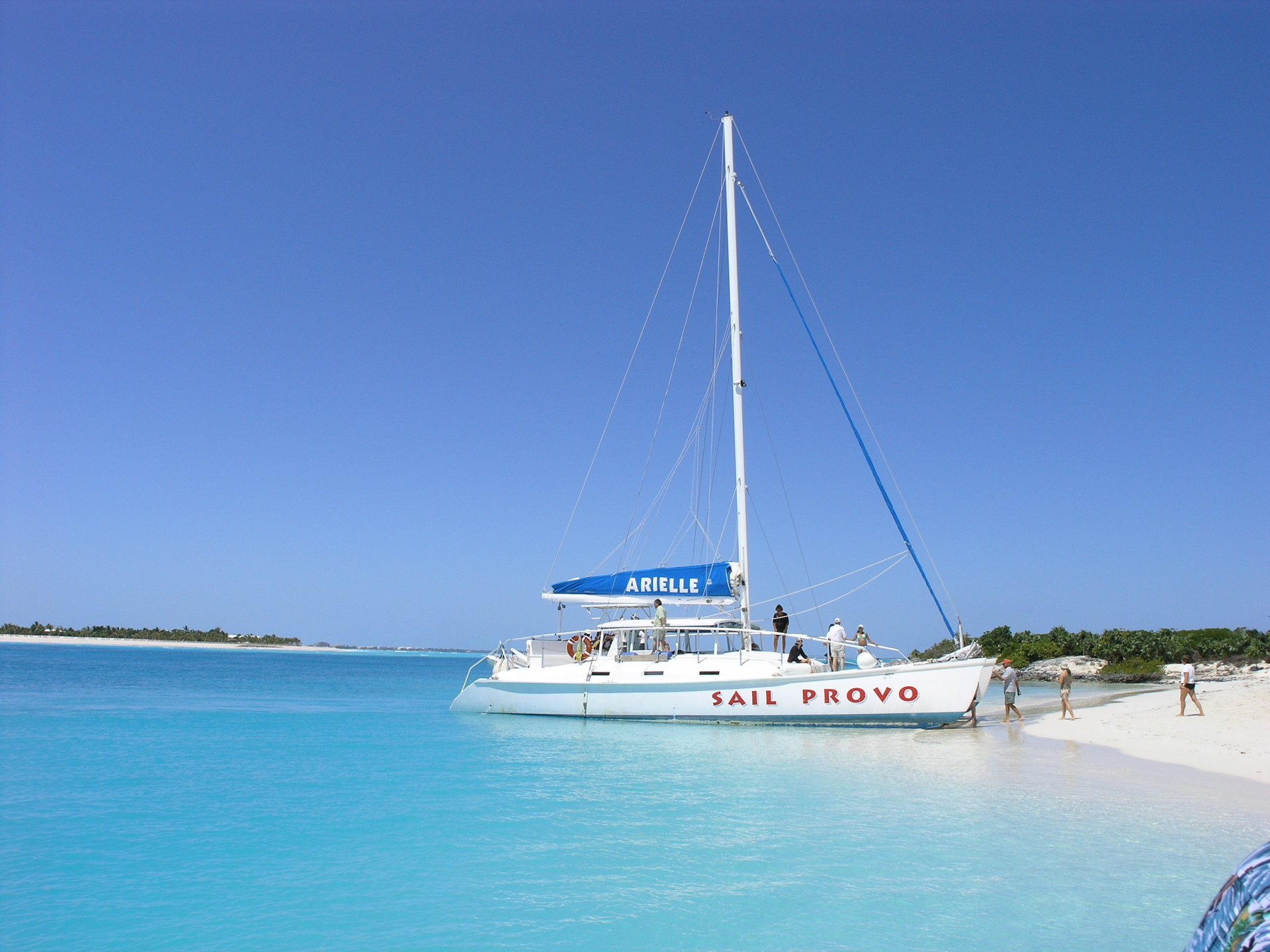 ozean wasser ufer strand sand menschen freizeit boot yacht natur himmel