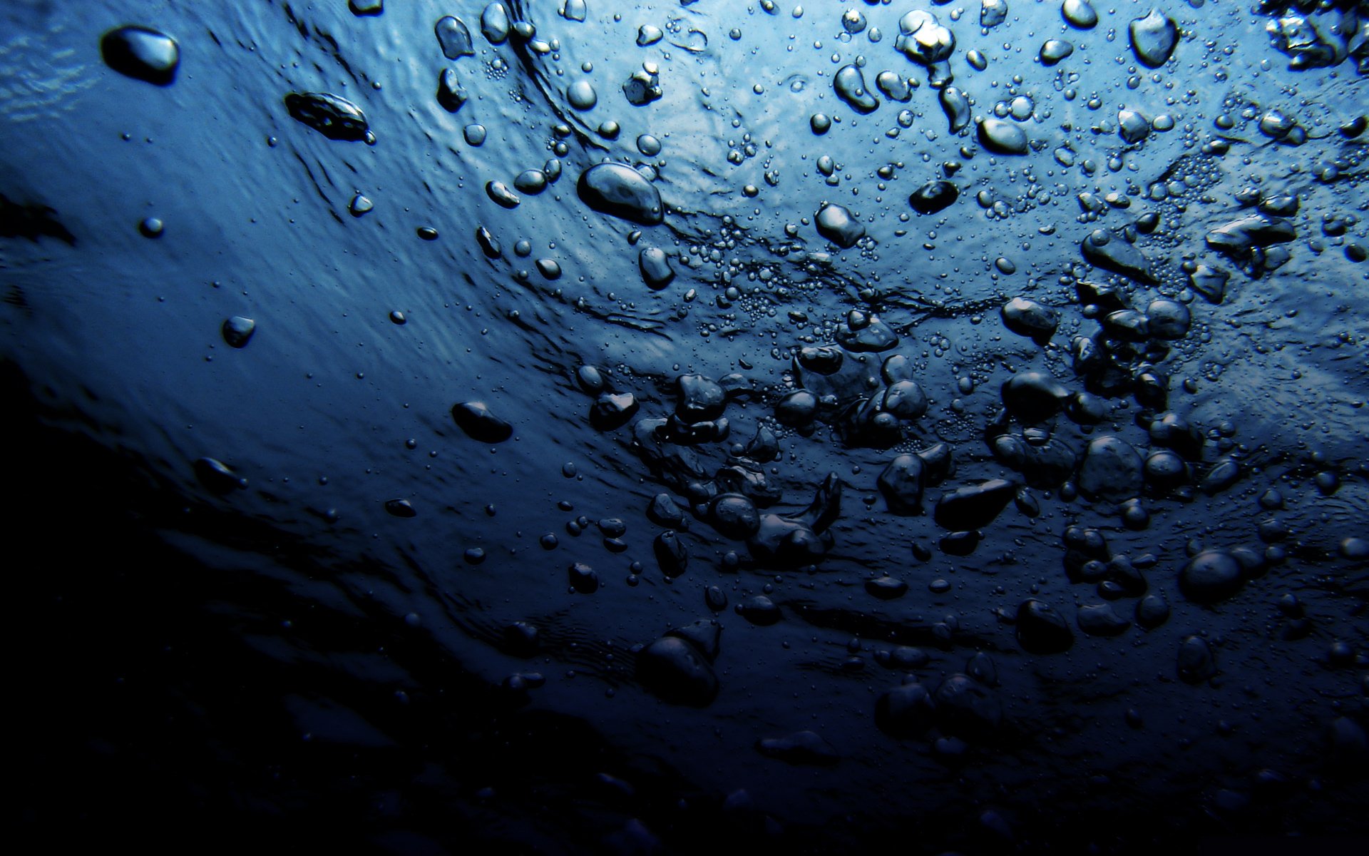 nature eau mer océan bulles fond profondeur bleu abîme gouttes vagues